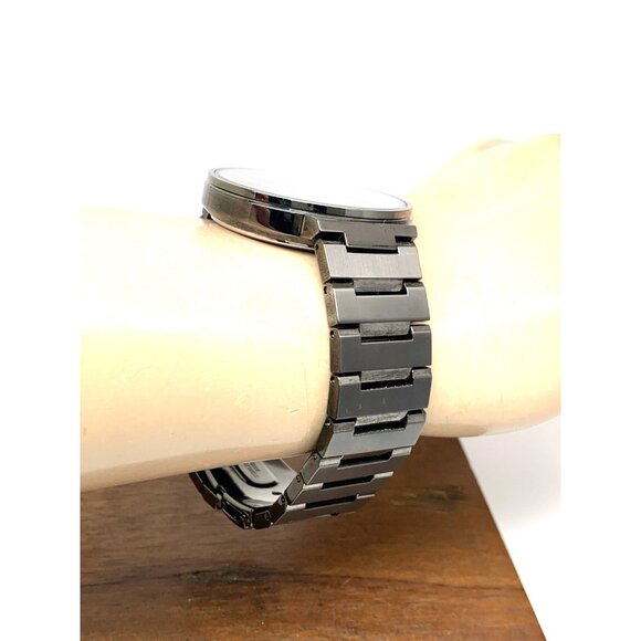 Seiko Men's Watch SNE481 Essentials Solar Black Dial Date Stainless Steel 40mm - Picture 12 of 13